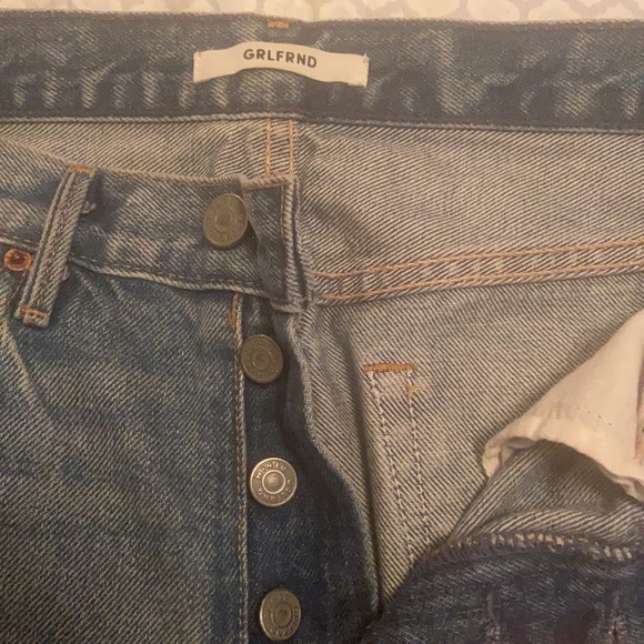 Girlfriend Helen Jeans - Picture 2 of 4